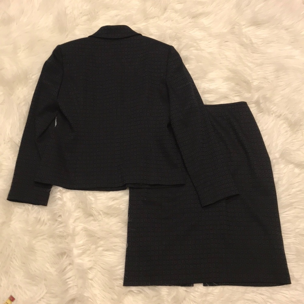 Tahari skirt set - Picture 7 of 8